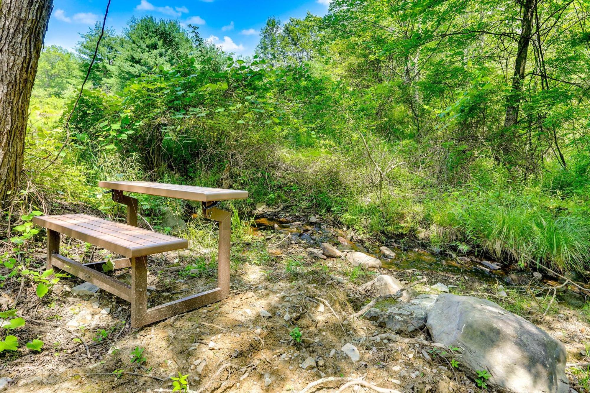 Secluded Poconos Cabin With Fire Pit On 75 Acres! Ийст Страудсбърг Екстериор снимка